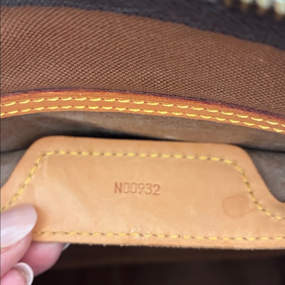 Louis Vuitton Flannery - Picture 8 of 13